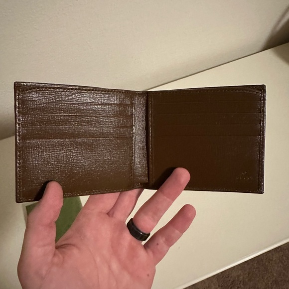 Gucci “NOT FAKE” Bi-Fold Wallet. - Picture 6 of 7